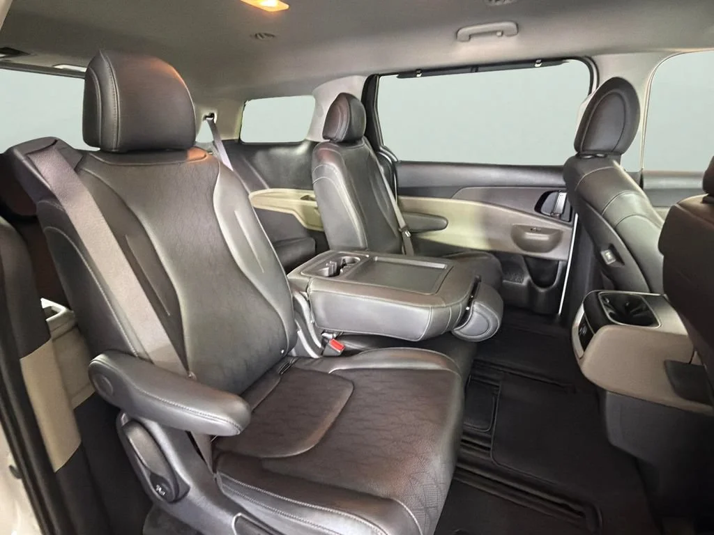 Used 2025 White Kia EX image 34