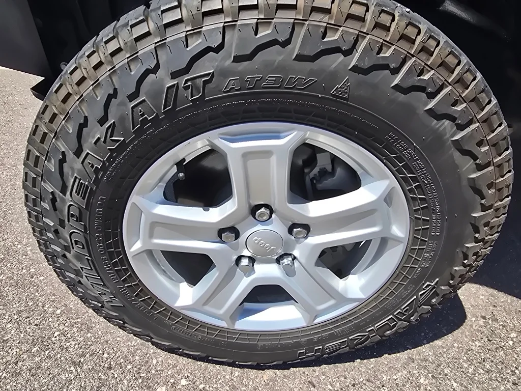 Used 2020 Bright White Clearcoat Jeep Rubicon image 9