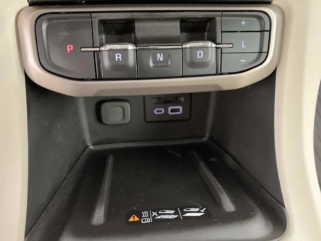 Used 2021 Hunter Green GMC Denali image 25