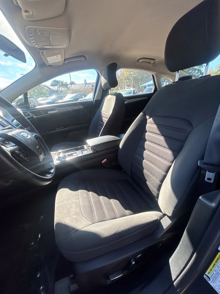 Used 2017 Gray Ford SE image 15