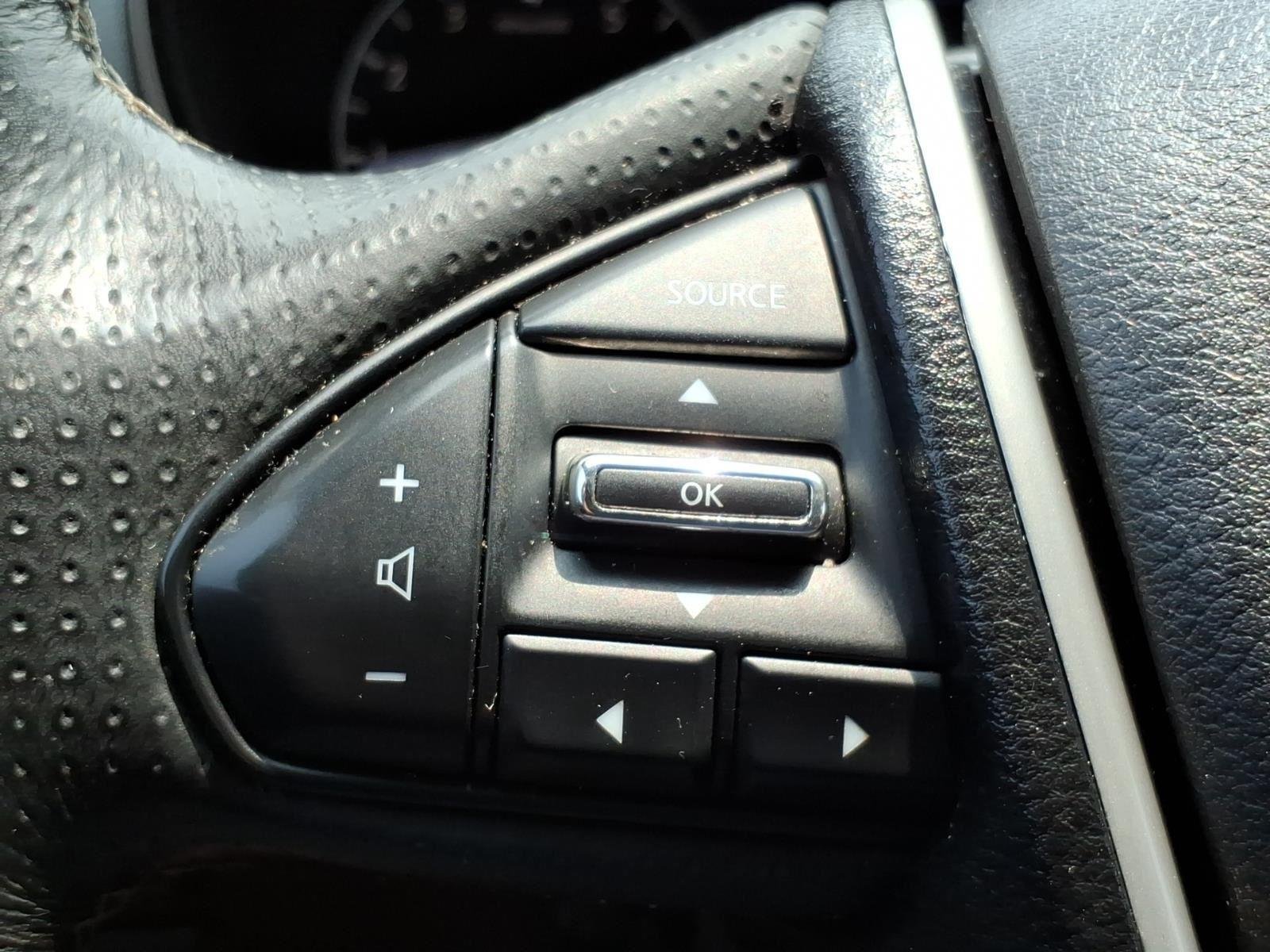 Used 2018 Super Black Nissan Platinum image 14