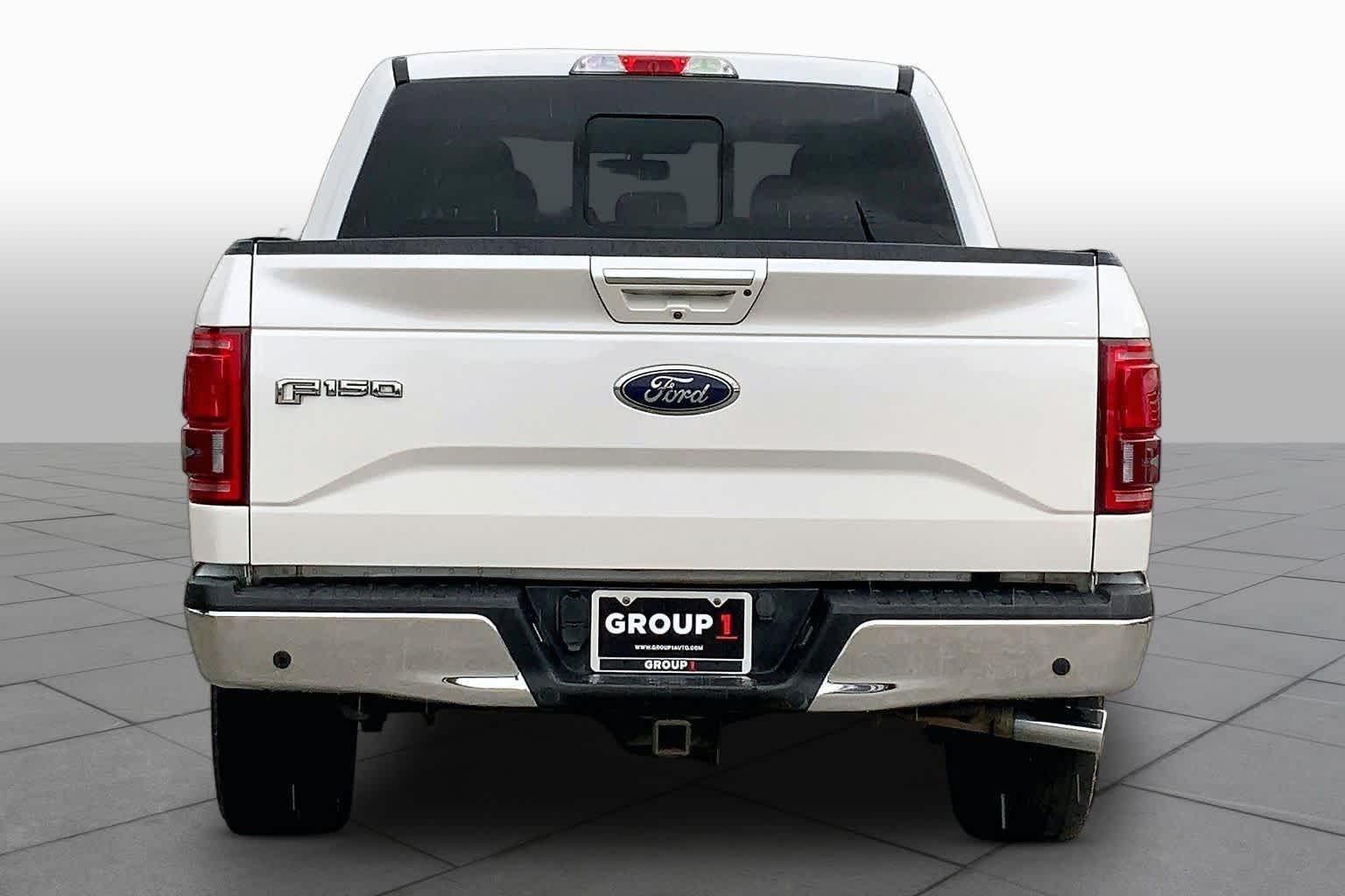 Used 2017 White Platinum Metallic Tri-Coat Ford Lariat image 5