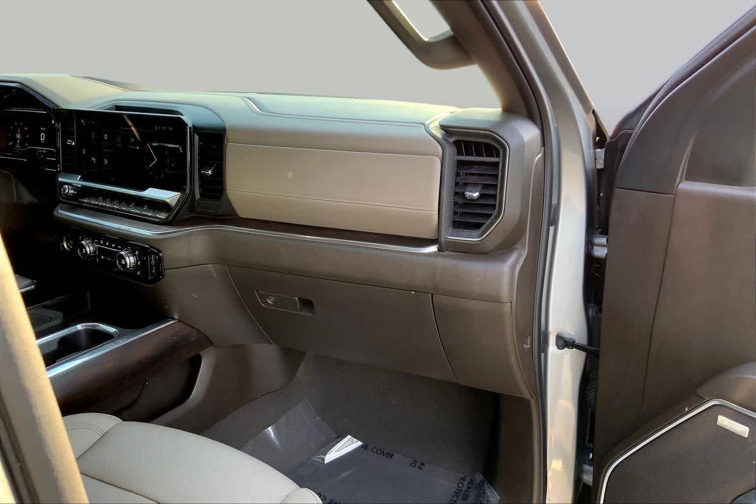 Used 2023 Sterling Metallic GMC SLT image 18