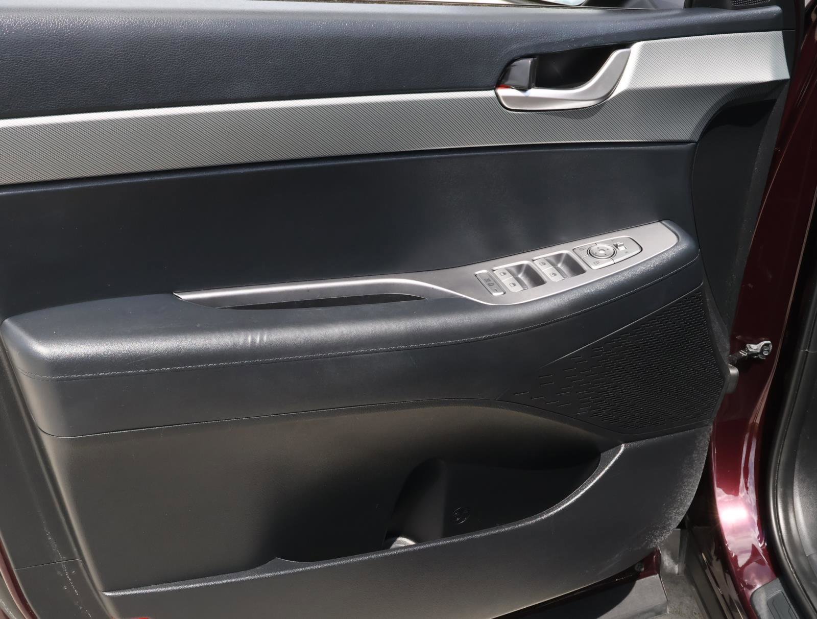 Used 2023 Sierra Burgundy Hyundai SEL image 15