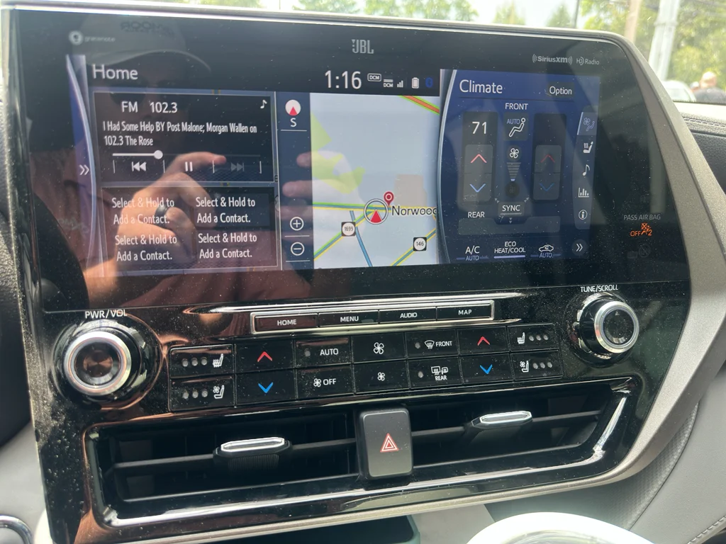 Used 2022 Wind Chill Pearl Toyota Limited image 11