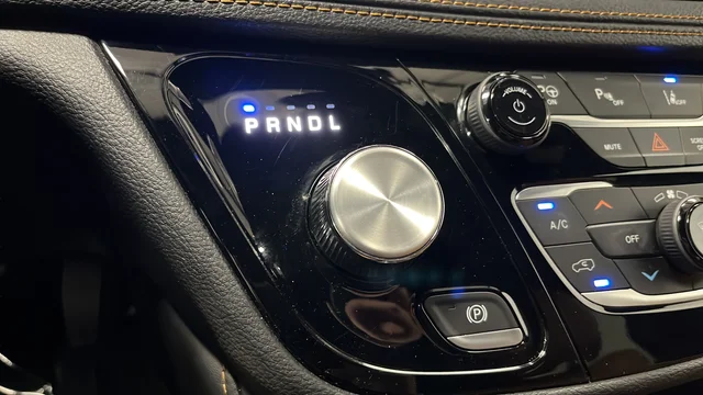 Used 2023 Brilliant Black Crystal Pearlcoat Chrysler Pinnacle image 19