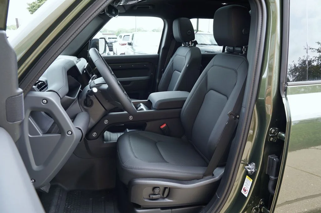 New 2026 Woolstone Green Land Rover S image 12