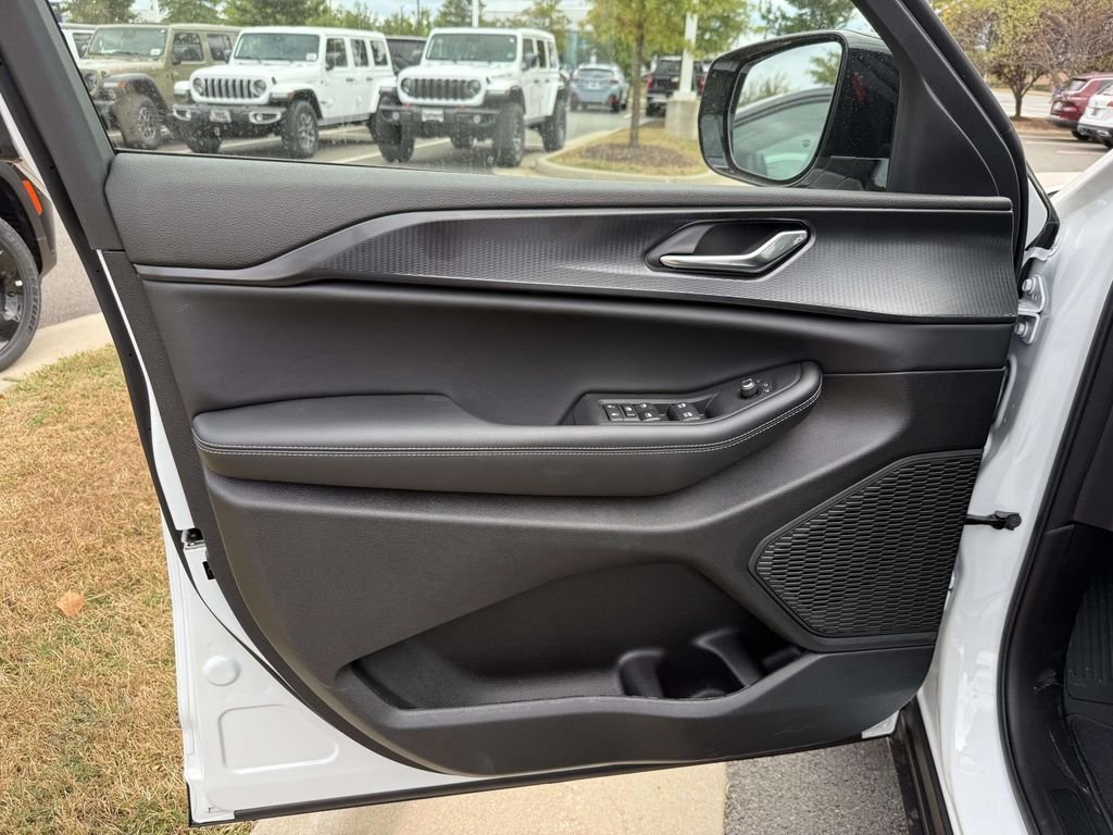 2025 Jeep Grand Cherokee Altitude - Photo 28
