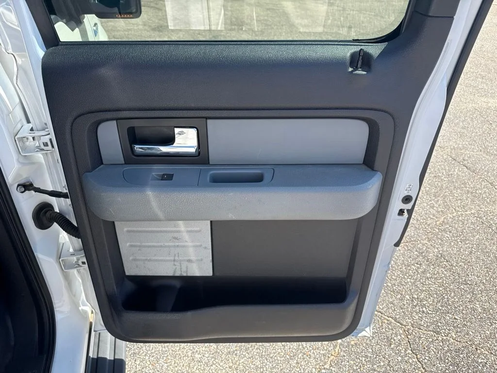 Used 2012 White Ford XLT image 25