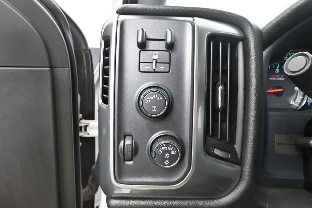 Used 2017 White Chevrolet LT image 35