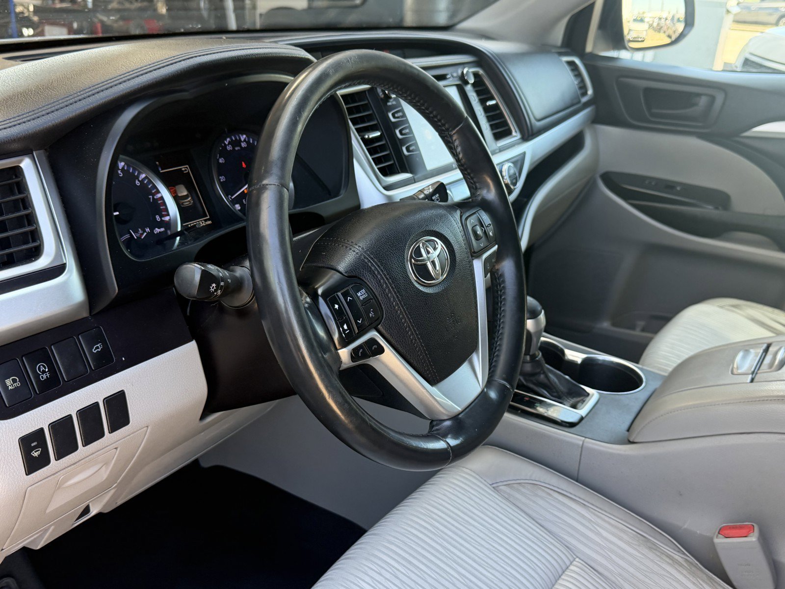 Used 2018 Predawn Gray Mica Toyota LE Plus image 23