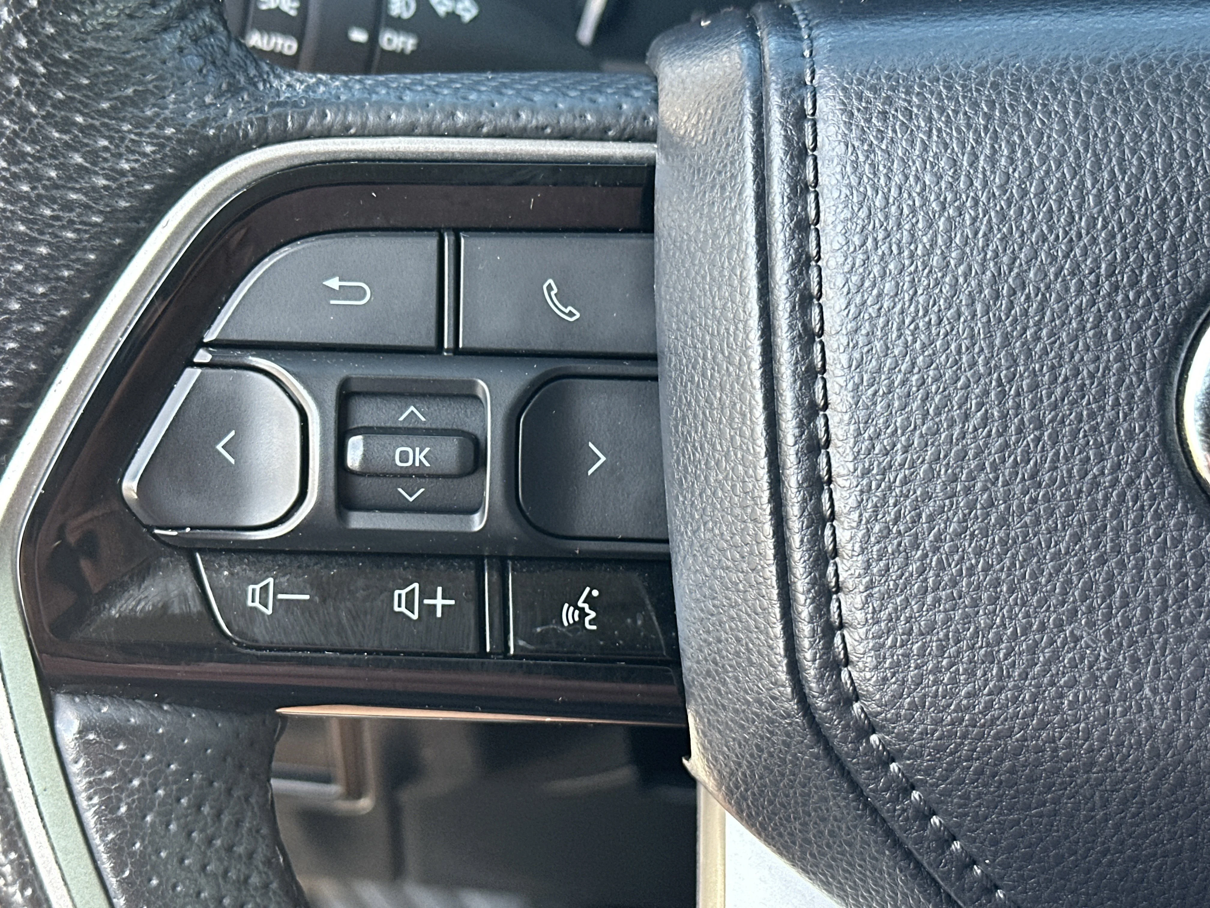 2022 Toyota Tundra Limited - Photo 25