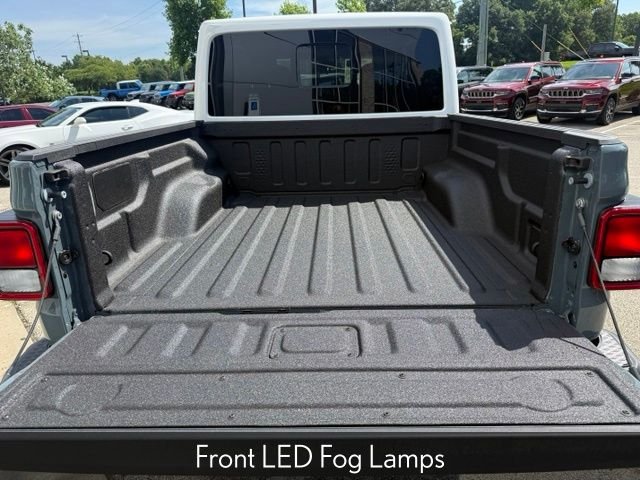 New 2026 Anvil Clearcoat Jeep Sahara image 21