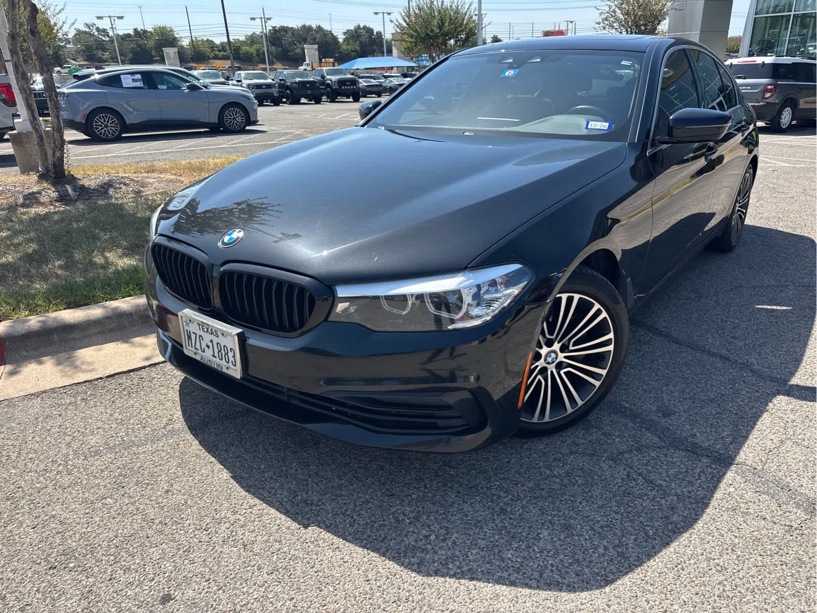 Used 2019 Black Sapphire Metallic BMW 530i image 3