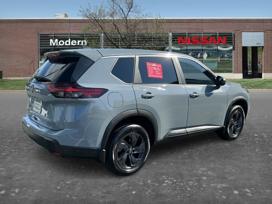 Used 2026 Boulder Gray Pearl Nissan SV image 5