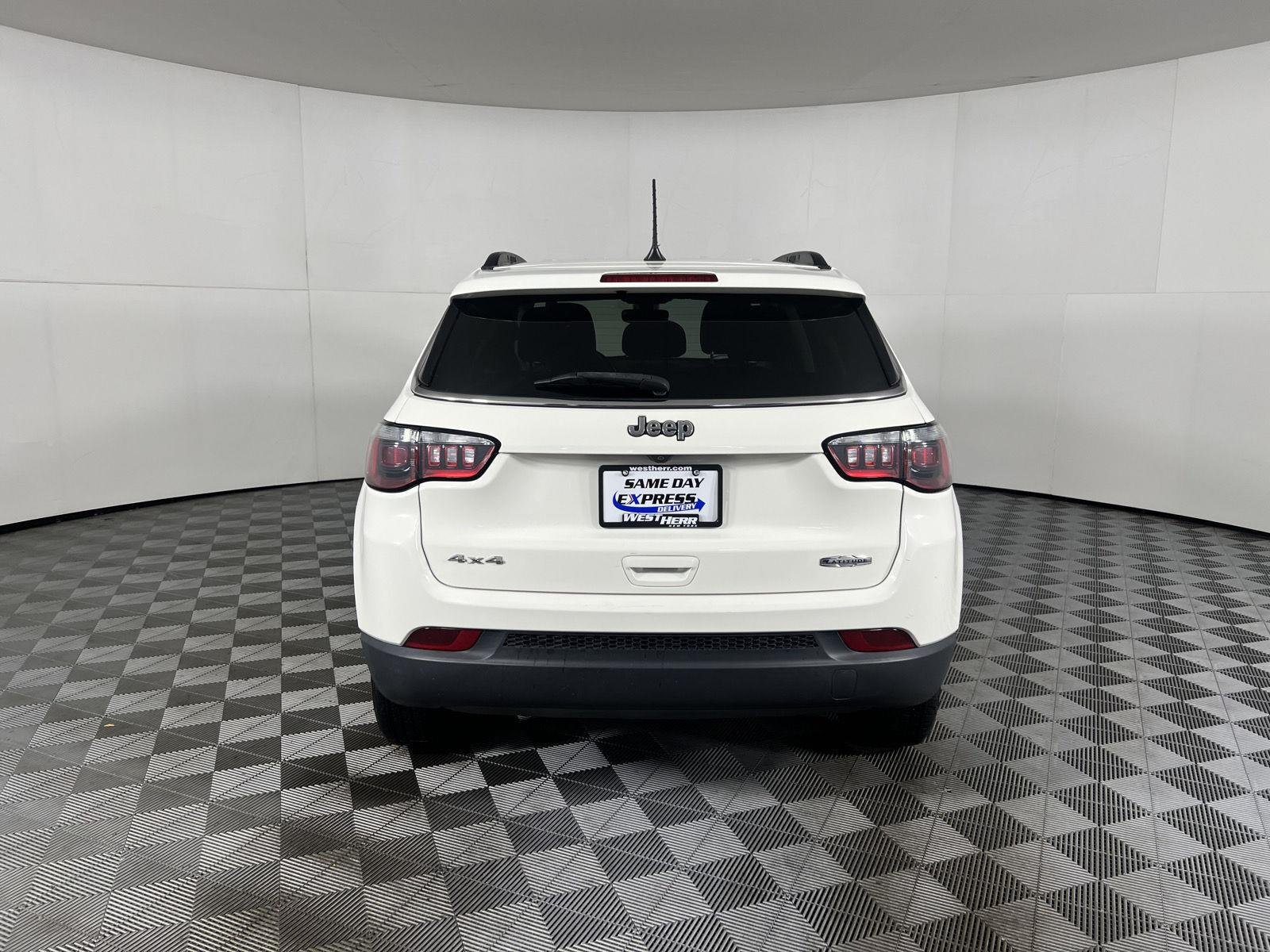 Used 2021 White Clearcoat Jeep Latitude image 6