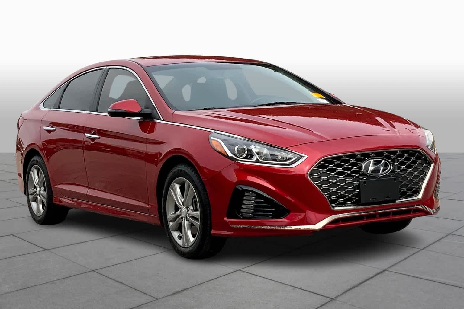 Used 2019 Scarlet Red Hyundai SEL image 3