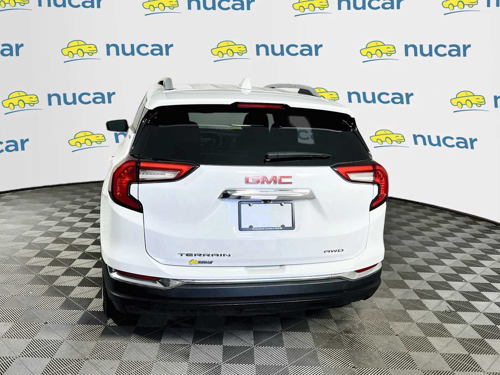 Used 2024 Summit White GMC SLT image 6
