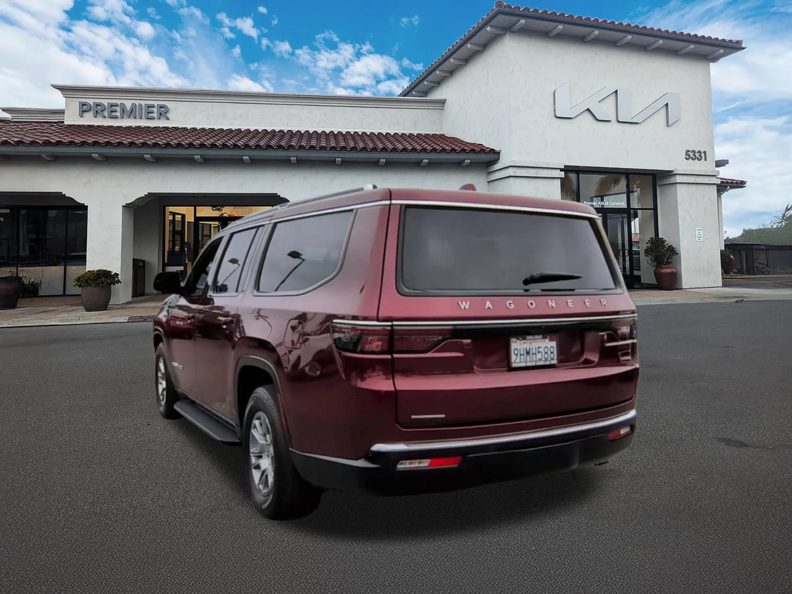 Used 2023 Red Jeep Base image 7