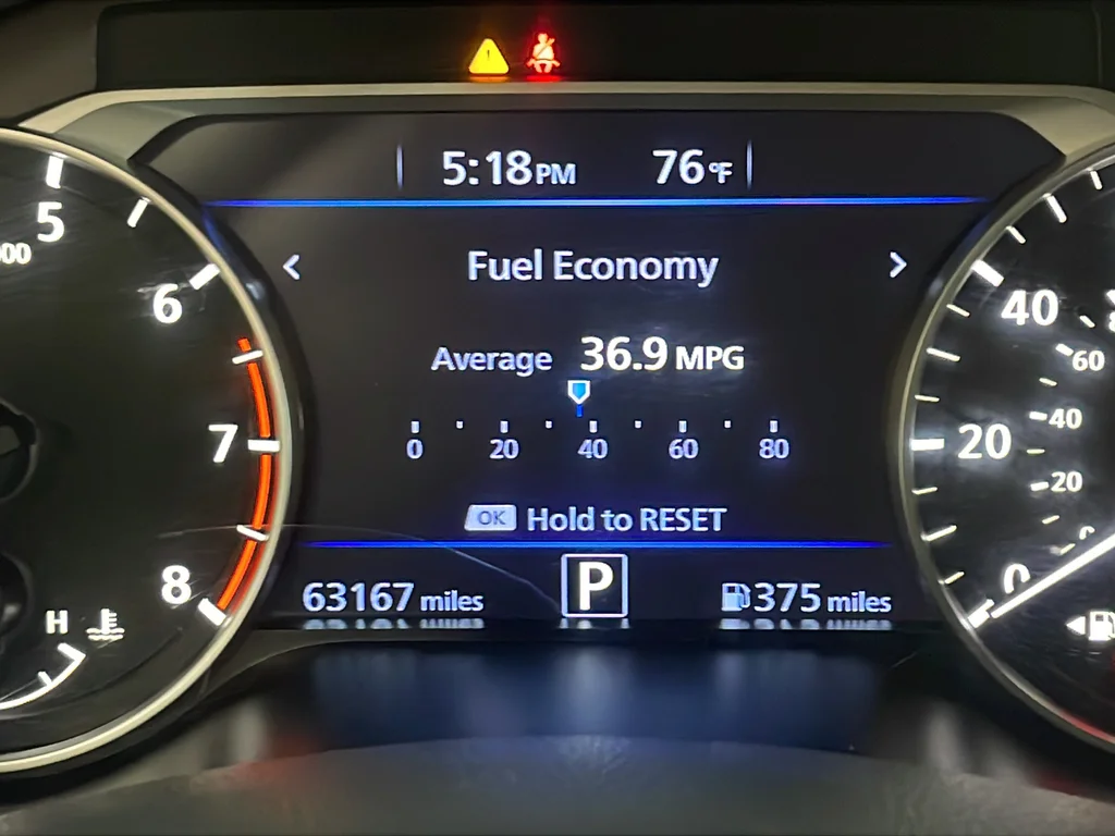 Used 2025 Silver Nissan 2.5 SV image 13