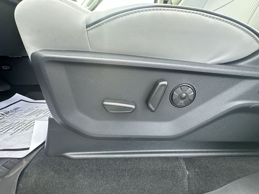 New 2026 Silver Ford Platinum image 18