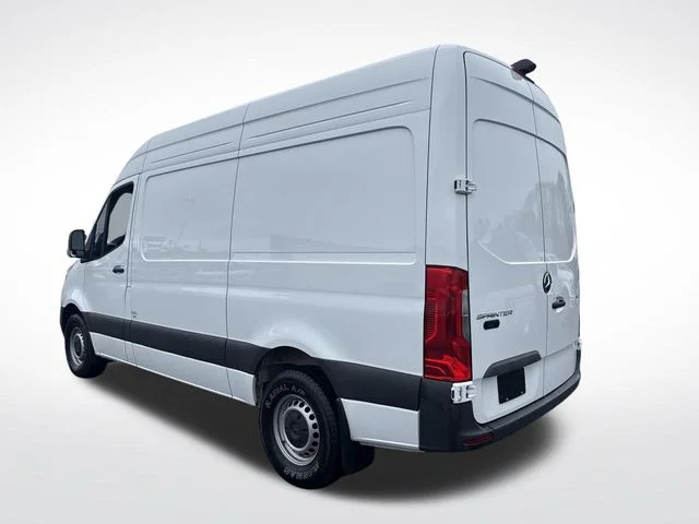 Used 2025 White Mercedes-Benz Cargo 144 WB image 3