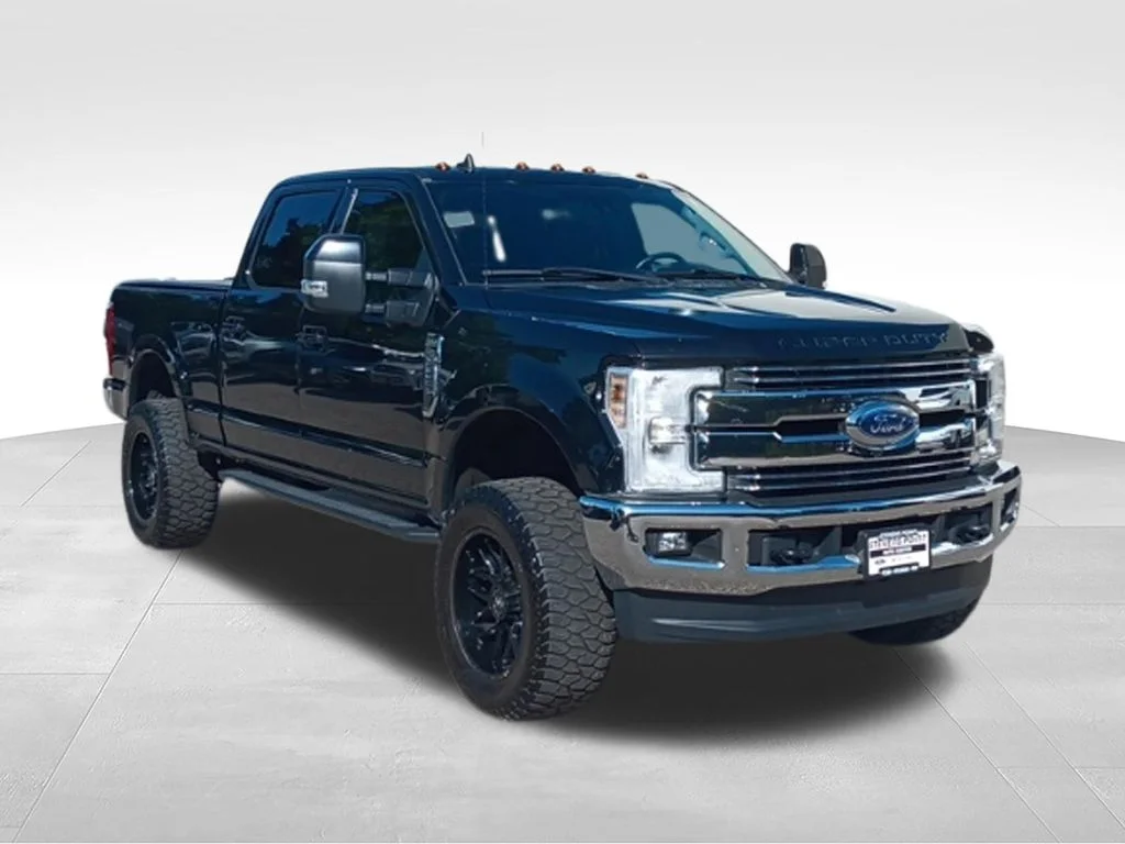 Used 2019 Black Metallic Ford Lariat image 9