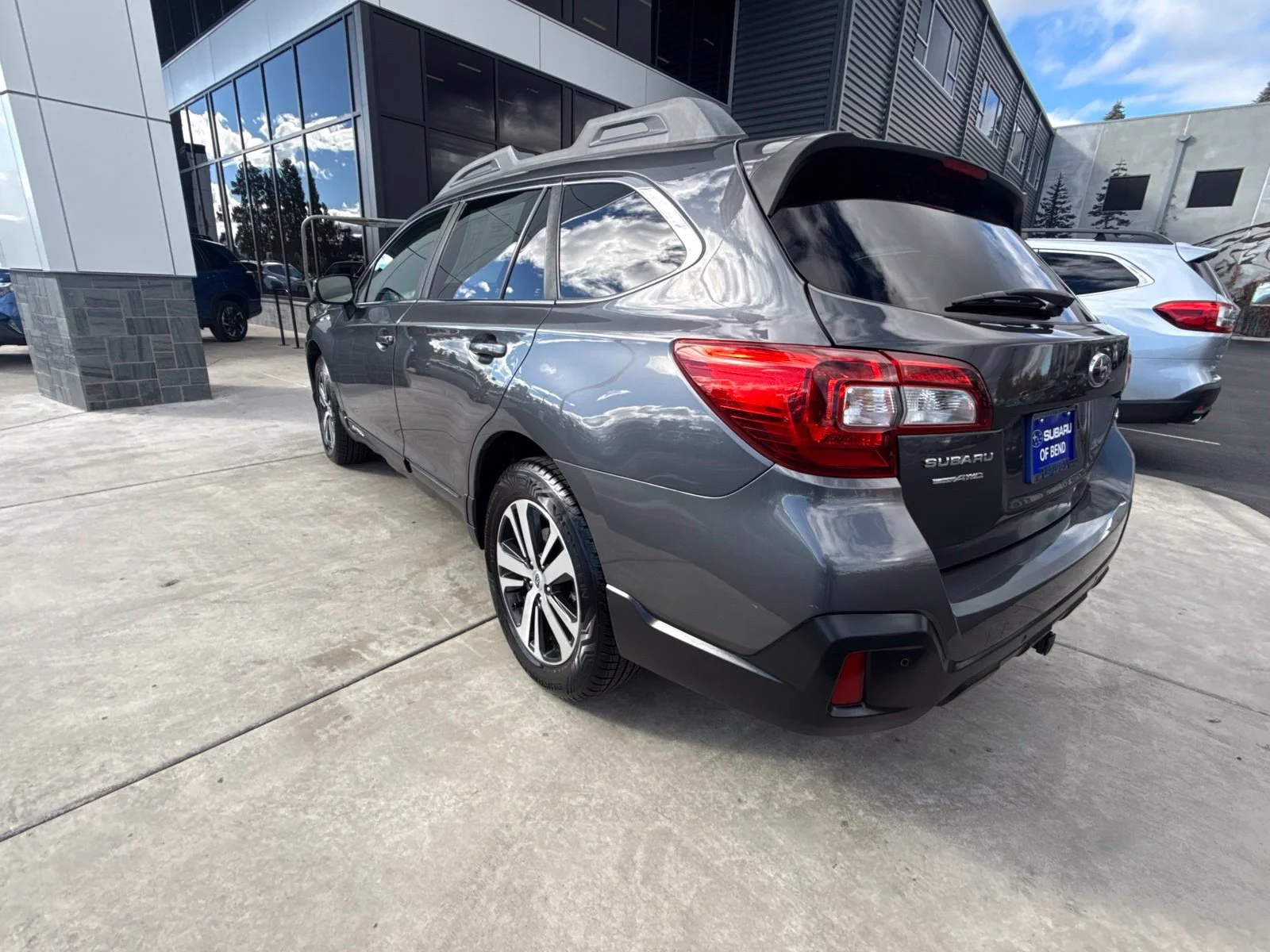 Used 2018 Gray Metallic Subaru 2.5i image 7