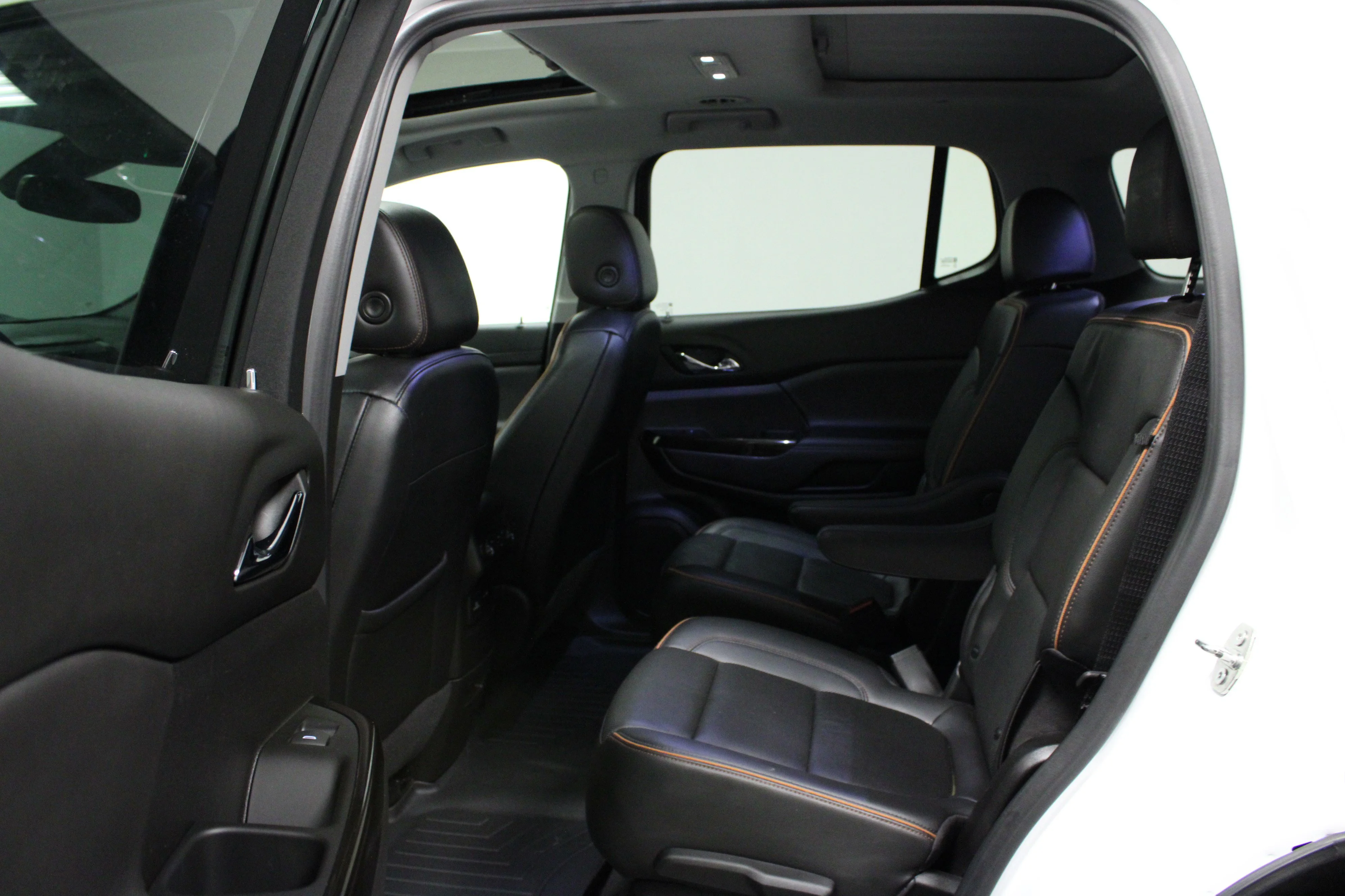 Used 2023 Summit White GMC AT4 image 12