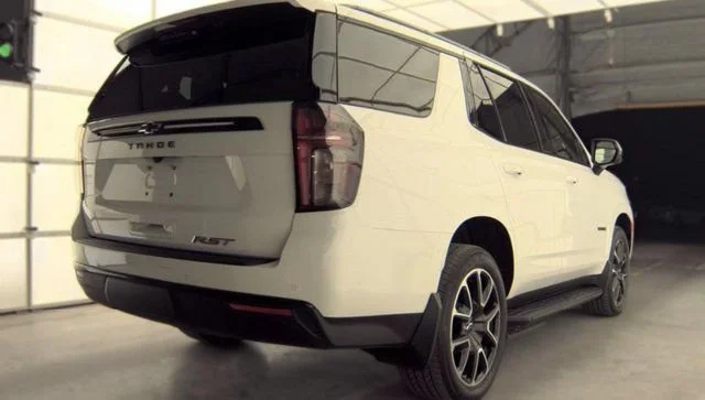 Used 2023 Summit White Chevrolet RST image 3