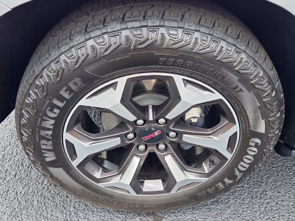 Used 2025 Sterling Metallic GMC AT4 Ultimate image 24