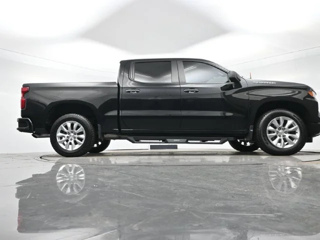 Used 2023 BLACK Chevrolet Custom image 30