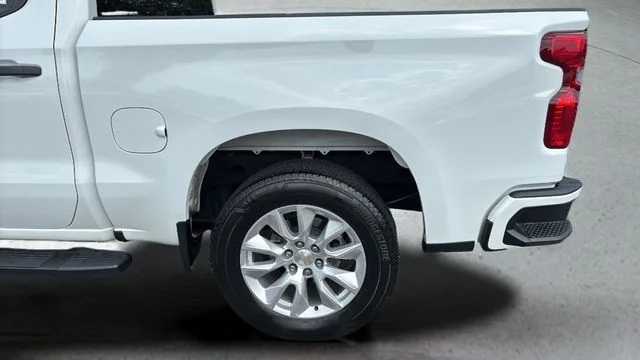 Used 2025 White Chevrolet Custom image 35