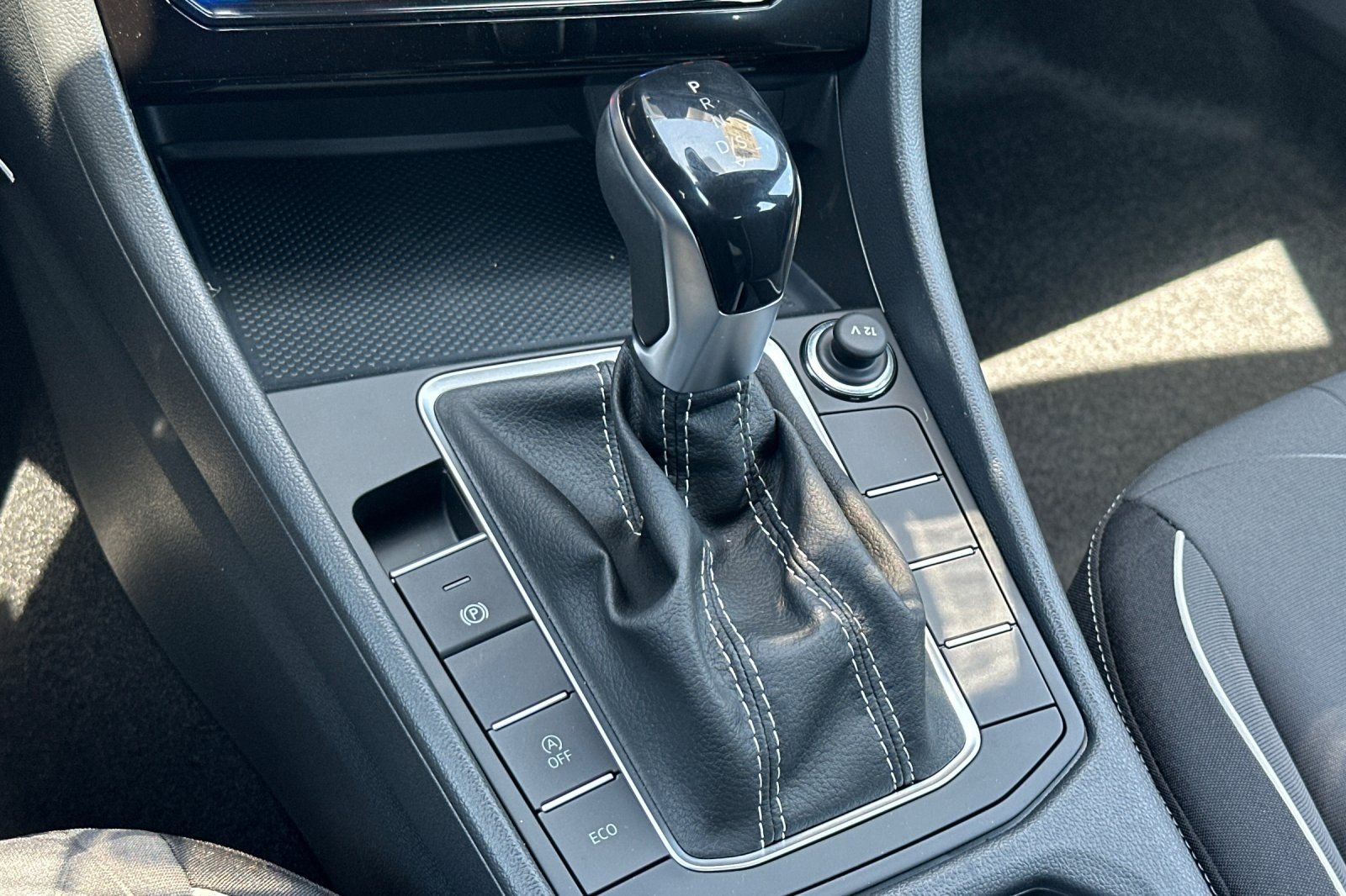 New 2026 Deep Black Pearl Volkswagen 1.5T Sport image 20