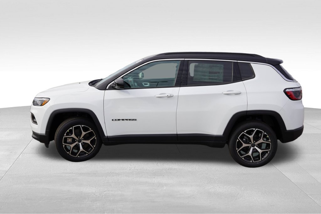 New 2026 Bright White Clear-Coat Exterior Paint Jeep Limited image 6