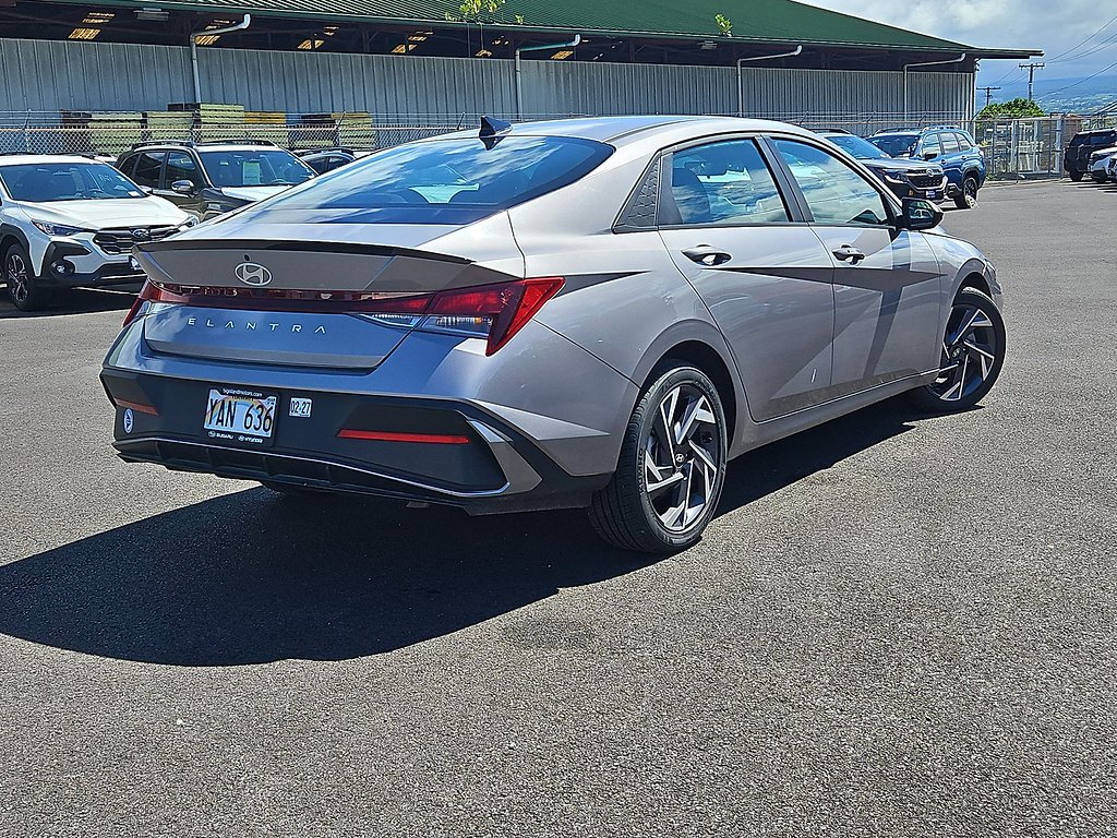 Used 2025 Fluid Metal Metallic Hyundai SEL Sport image 13