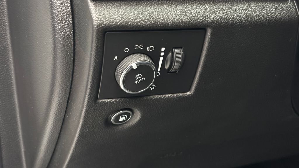Used 2018 White Jeep Limited image 14