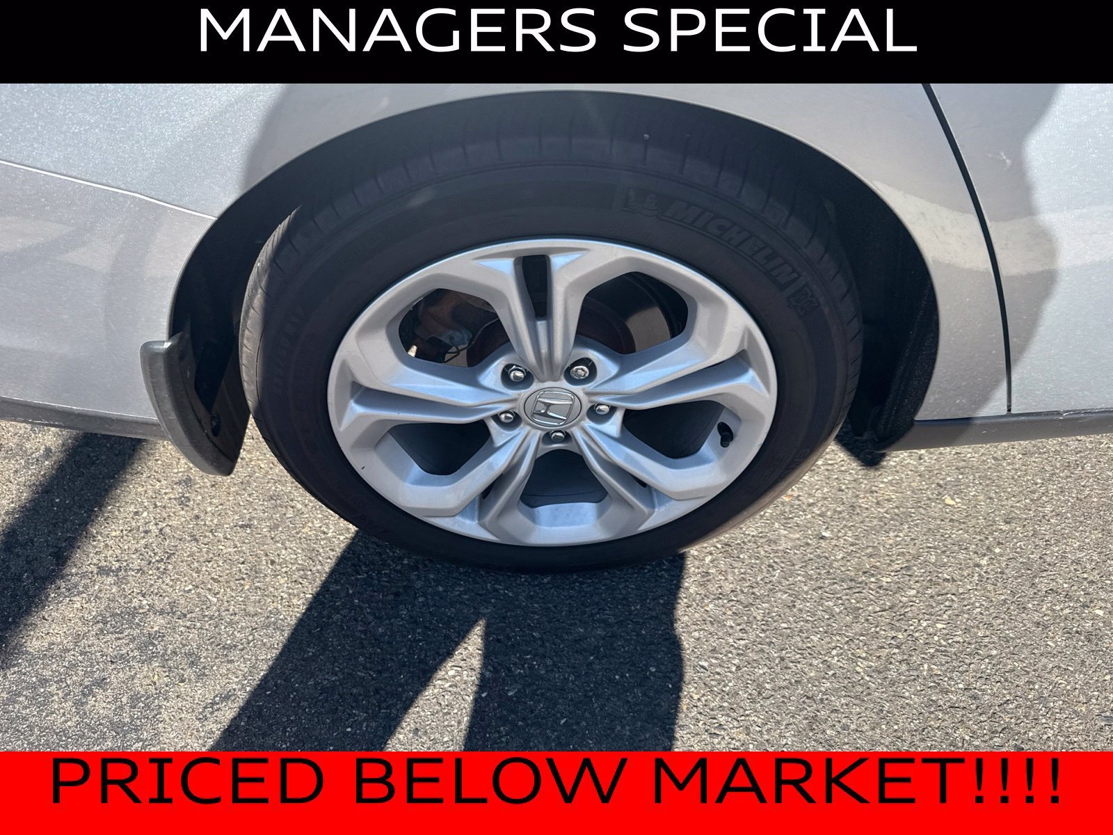 Certified Used 2025 Solar Silver Metallic Honda LX image 42