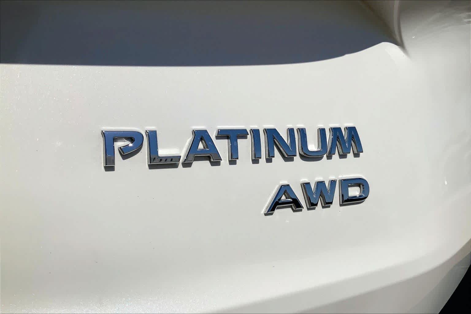 Used 2023 Pearl White Tricoat/Super Black Nissan Platinum image 10