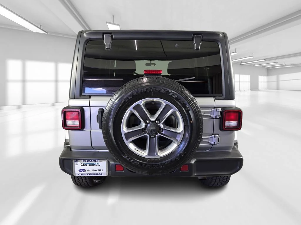 Used 2021 Silver Jeep Unlimited Sahara image 7