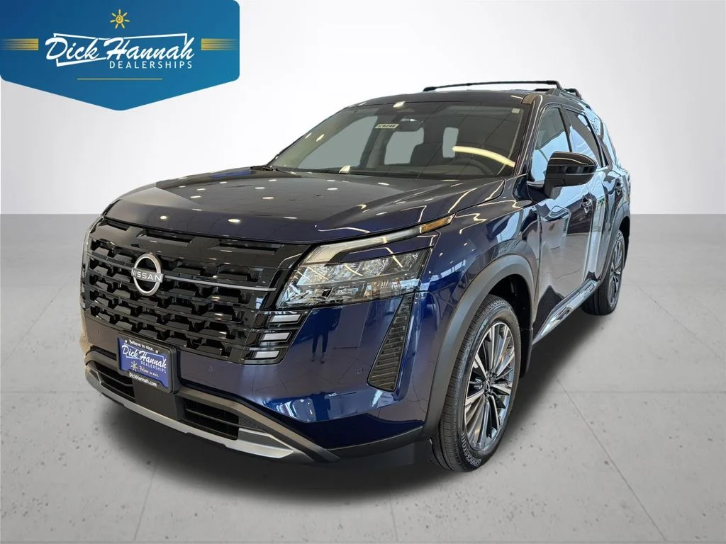 2026 Nissan Pathfinder Platinum 4WD's photo