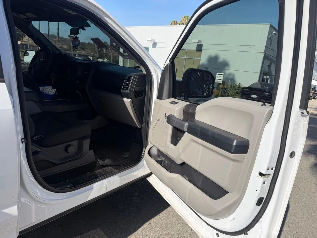 Used 2018 White Ford XL image 15