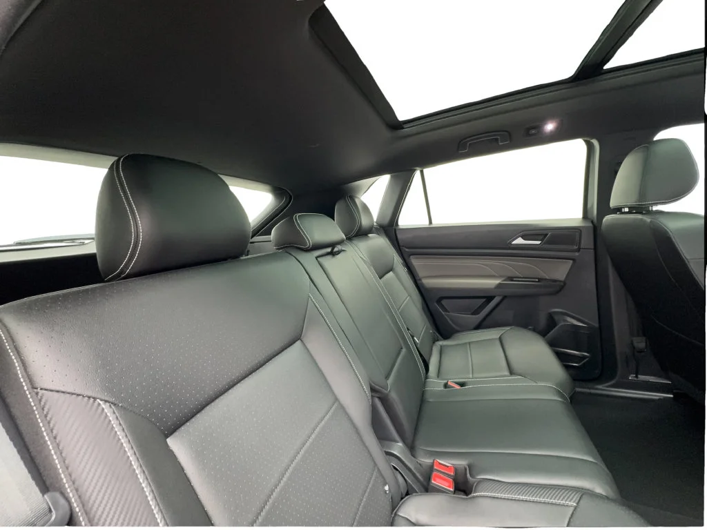 Used 2023 Gray Volkswagen 3.6L V6 SE w/Technology image 28