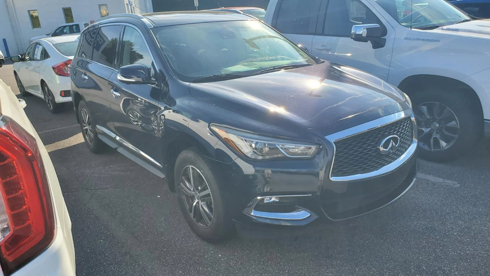 Used 2019 Hermosa Blue INFINITI LUXE image 2