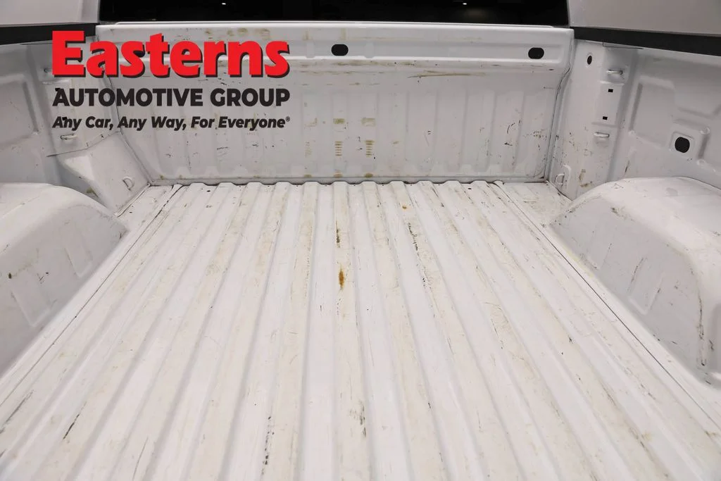 Used 2025 White Chevrolet LT image 9