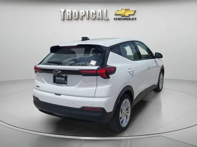 New 2027 Summit White Chevrolet LT image 3