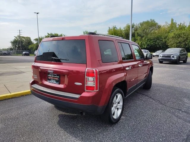 Used 2014 Red Jeep Latitude image 7
