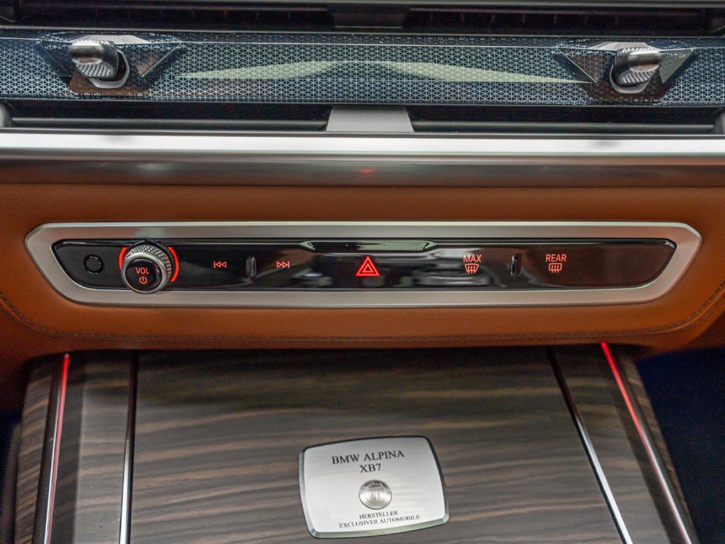Used 2026 Alpina Green Metallic BMW ALPINA XB7 image 42