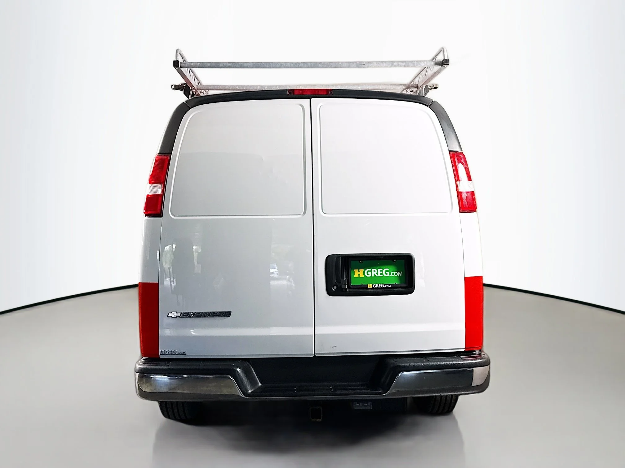 Used 2018 Summit White Chevrolet Work Van image 6