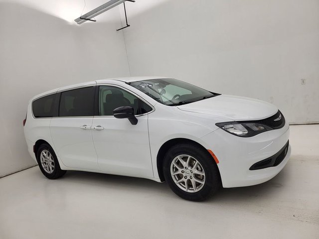2024 Chrysler Voyager